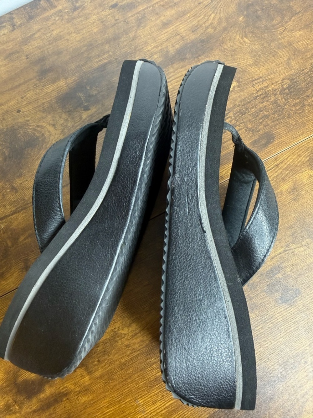 Volatile Women's Frappachino wedge flip-flops (Size 9) - Picture 3 of 9
